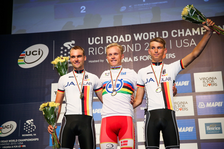 U23男子TT表彰台　2位シャフマン（ドイツ）、優勝シュミット（デンマーク）、3位カムナ（ドイツ）
