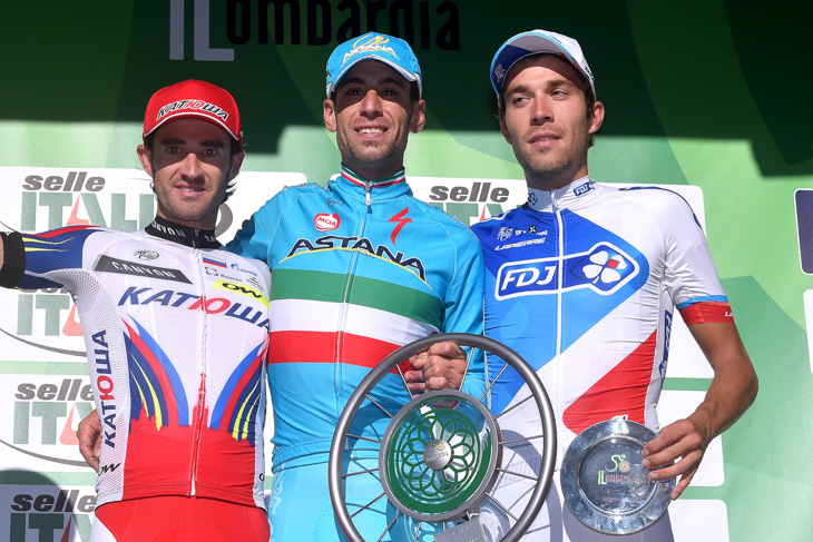イル・ロンバルディア表彰台 2位モレーノ(スペイン)、優勝ニーバリ(イタリア)、3位ピノ(FDJ)