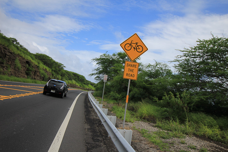 SHARE THE ROADの標識もあちこちにある