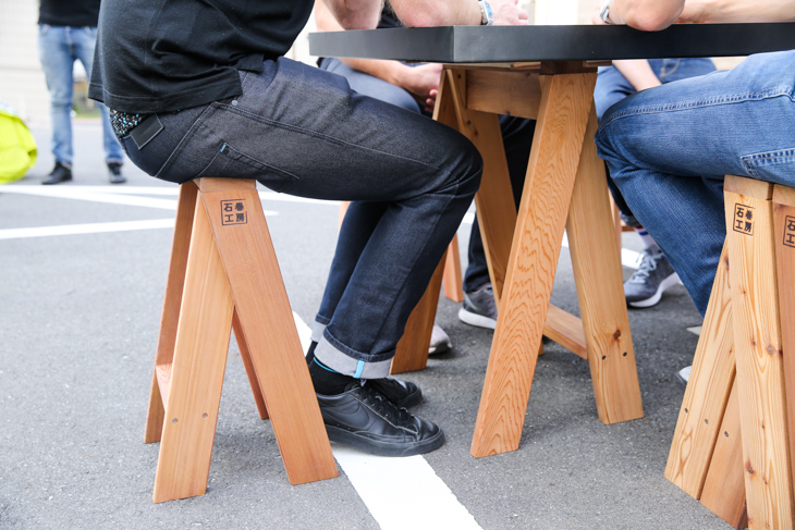 宮城県石巻市の木工家具メーカー「石巻工房」が製作した椅子やテーブル