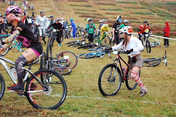 世界各国からシングルスピードMTBとその文化を愛するライダーが集まり、それぞれのスタイルを見せるお祭りとなったSSWC。