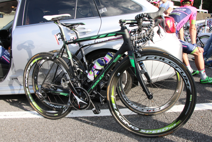 スタジエのエドワルド・ラヴァージ(イタリア)を現所属チームのバイクを駆った。