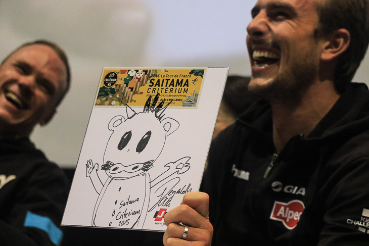 デゲンコルブの描いたヌゥ。フルームも大笑い。でも上手い!