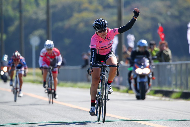 F 伊藤杏菜(Champion System Japan)が優勝