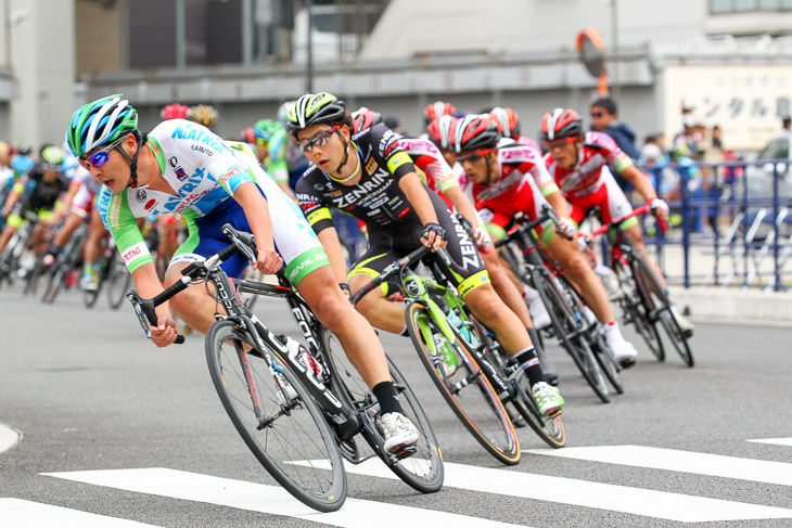 近谷涼(マトリックスパワータグ)が前に出る