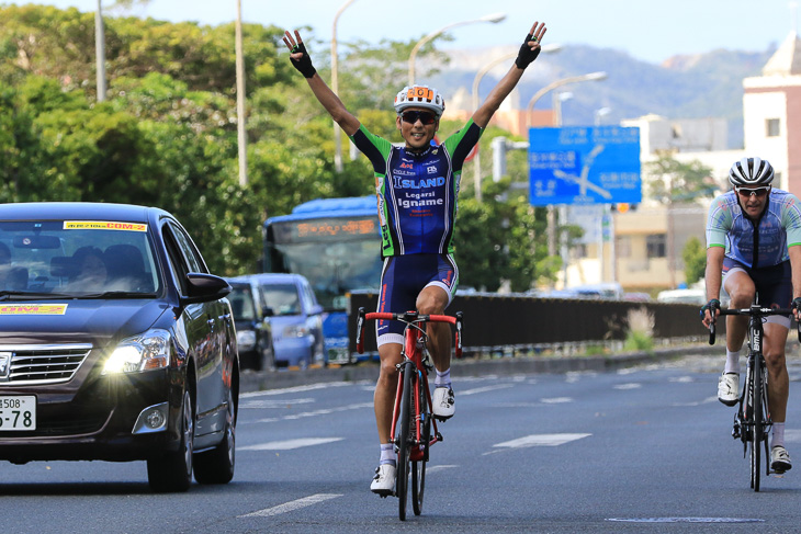 市民レース210kmを独走で制した高岡 亮寛（イナーメ信濃山形）