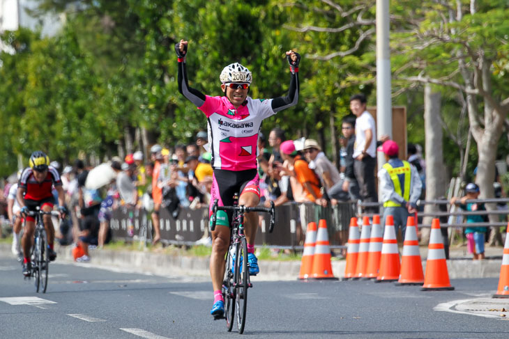 市民レース100km オーバー40　岩瀬 一憲（しげるん）が優勝