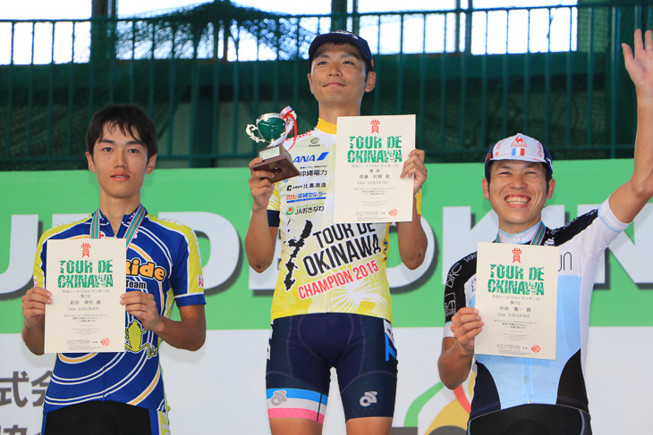 市民レース100km アンダー39表彰式　齋藤 和輝（タマポタ）が優勝
