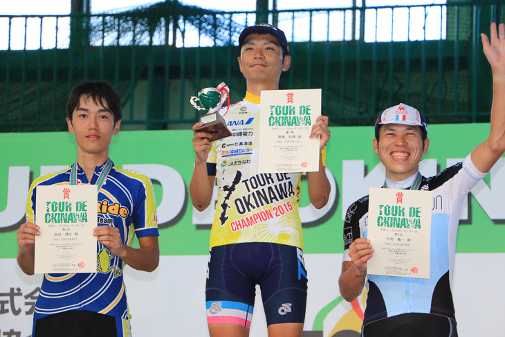 市民レース100km アンダー39表彰式 齋藤 和輝(タマポタ)が優勝