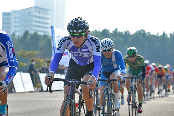 E2 1組目　優勝した富家悠太（駒沢大学自転車部）