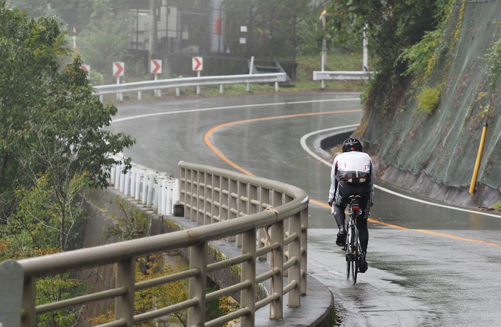 前半は雨に降られながらも多くのアニメーターが走ることを選択した。