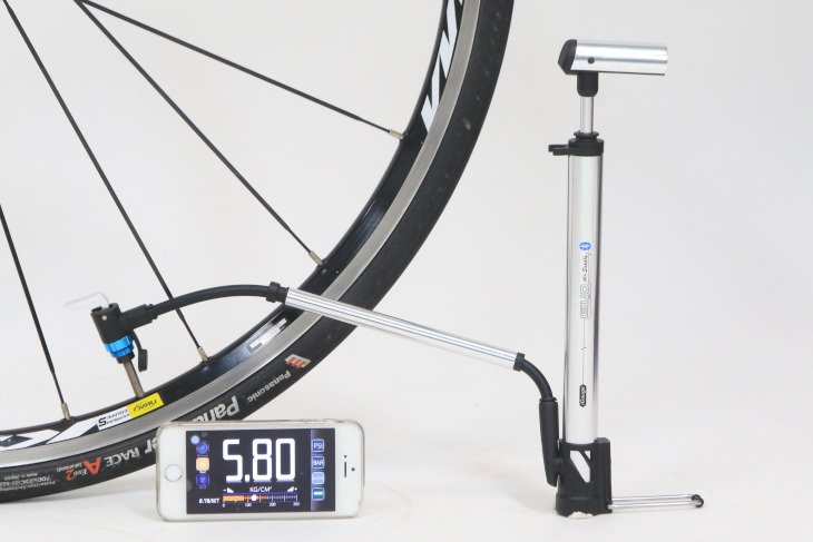 スマホで空気圧管理ができる GIYO I GAUGE
