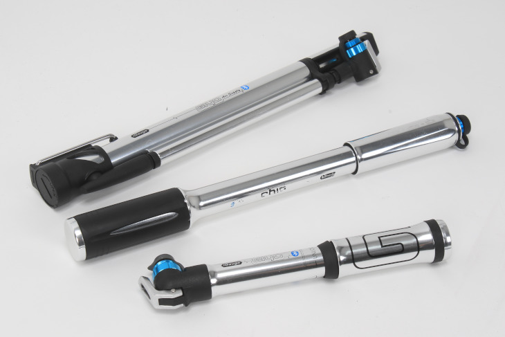 GIYO I GAUGE ハンドポンプ(奥よりGM-73BT、GM-55BT、GM-21BT)