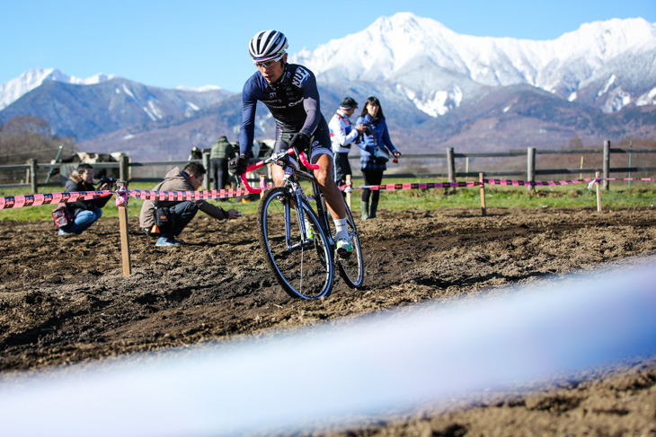 CM 畑区間を駆ける筧五郎(56CYCLE)
