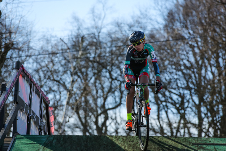 C3 先頭を独走する小島大輝 (SNEL CYCLOCROSS TEAM)