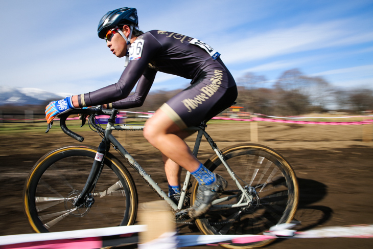 C2 前日に引き続き先頭を独走する織田聖(Above Bike Store Cycle Club)