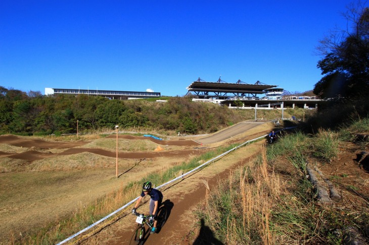 雲ひとつない快晴に恵まれた　A&F24時間耐久MTB CUPinサイクルスポーツセンター