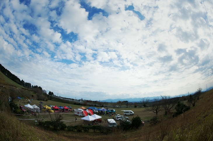昨年より1ヶ月早い時期での開催となった吉無田大会。初日は素晴らしい天候に恵まれた
