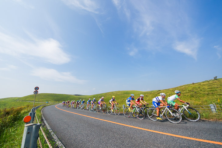 8月下旬に山口県庁一帯で新規にJPTが2レース開催。2017年以降は別場所にてロードレース開催を検討中（写真は2011年山口国体ロードでの秋吉台）