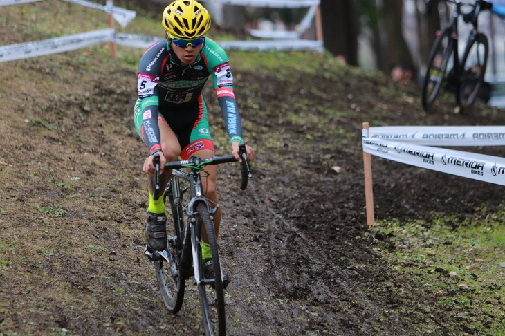 3位の鈴木龍(SNEL CYCLOCROSS TEAM)