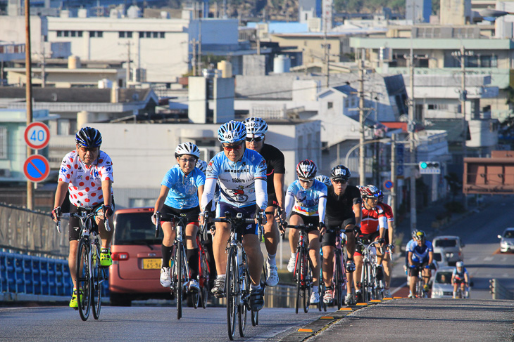 市街を抜け、一路やんばる地方へ