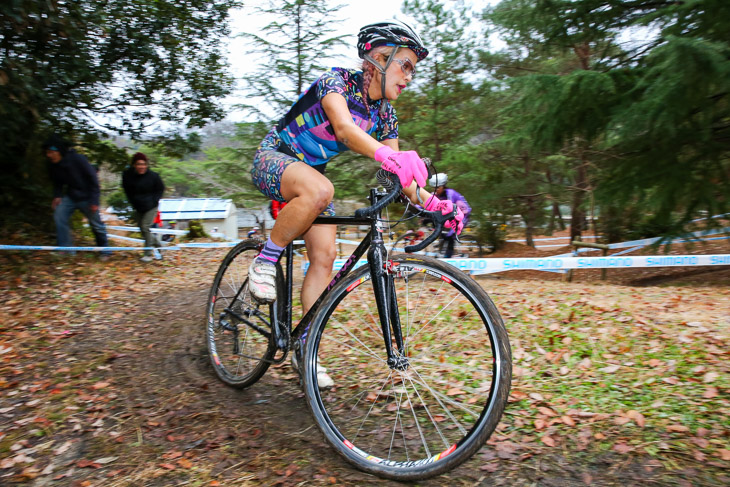 CL2 高知寿(ChanNuCycling)と清水友恵(京都MTB朝ライド/CSヤマダ)の先頭争い