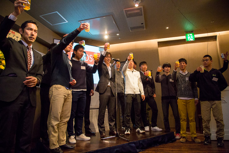 田之頭会長の発声で乾杯!