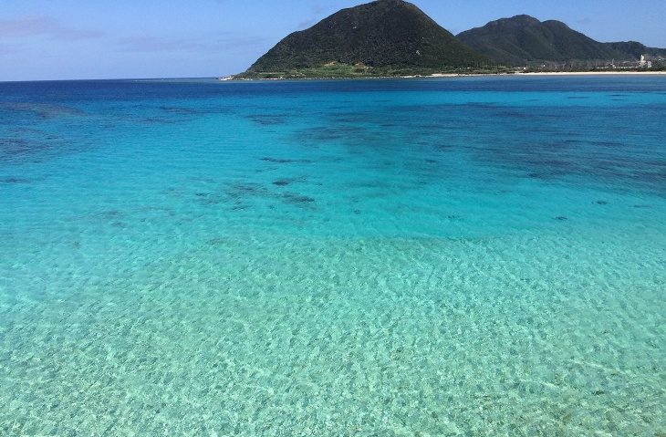 場所によって色合いを変える海はいつまでみていても飽きそうにない美しい景色が広がる伊平屋島に行ってきました！