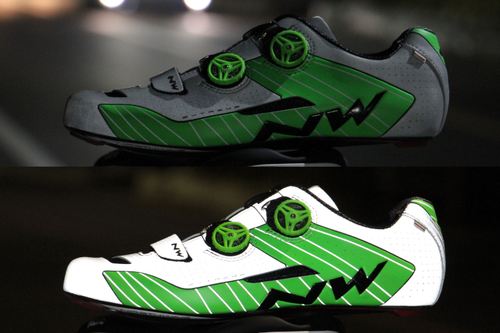 夜闇ではギラッと光り、被視認性を高めてくれる(カラーはREFLECTIVE SILVER-GREEN)
