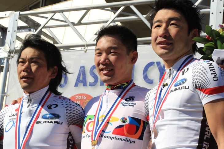アジア選手権ロード男子エリート表彰　優勝はチェン・キンロ(香港)