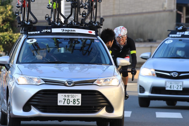 1周めに落車して集団復帰に力を使った畑中勇介(チーム右京)