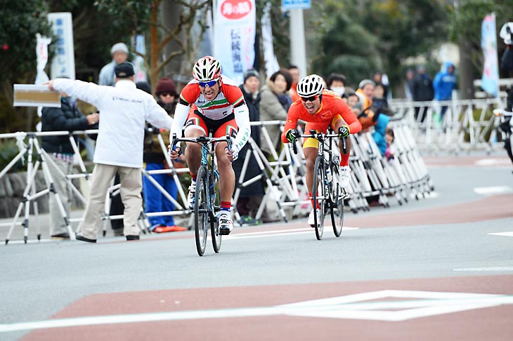 U23 メヒティ・ラジャビ(イラン)が先行し、そのまま優勝した