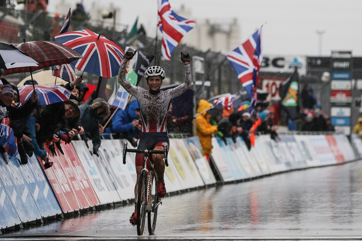 女子U23を制したエヴィー・リチャード（イギリス）