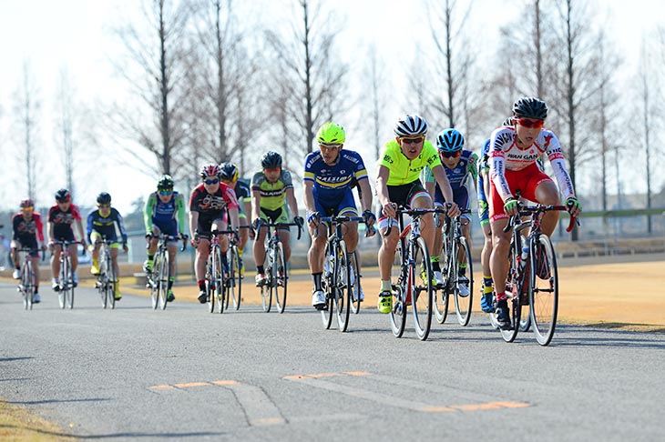 一般男子 レース終盤に残った13人