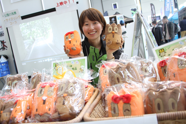 埼玉県比企郡の森林公園など、地元の各自治体もブースを構え、サイクリングコースなどをPRした