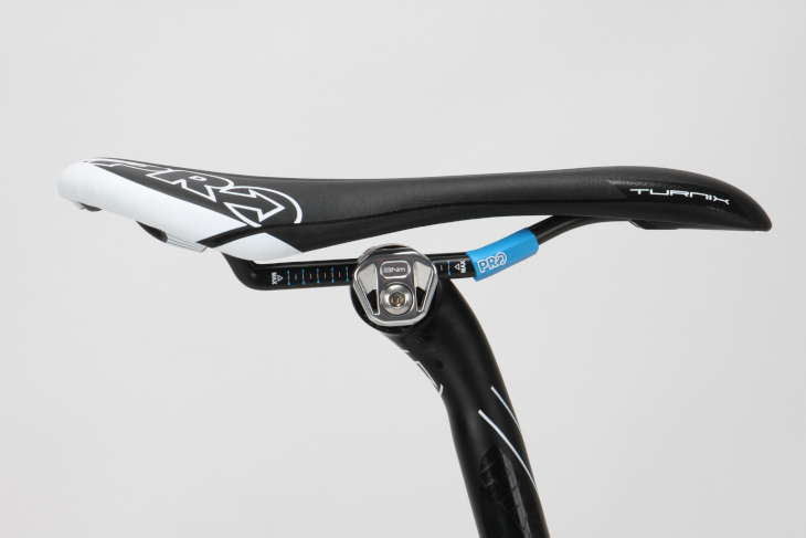 PRO TURNIXサドルに限定ジャイアント・アルペシンカラー登場 - 限定製品情報 | cyclowired
