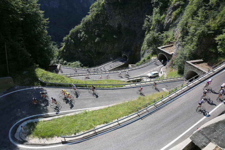 ジロ・デ・イタリアの舞台にもなった九十九折が特徴のサンボルト峠