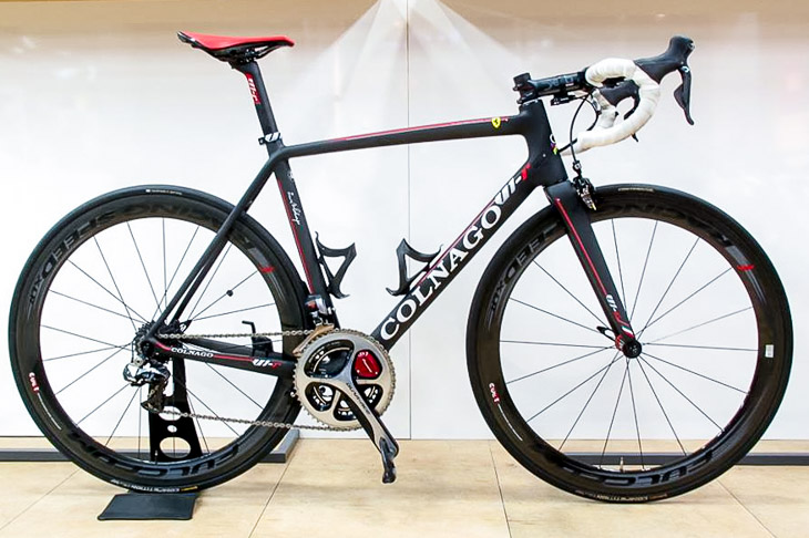 メイン車種となるCOLNAGO V1-r