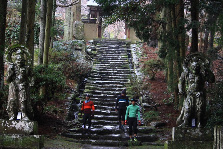 六郷満山の中山本寺である両子寺。この地の中心的な寺院からスタートした