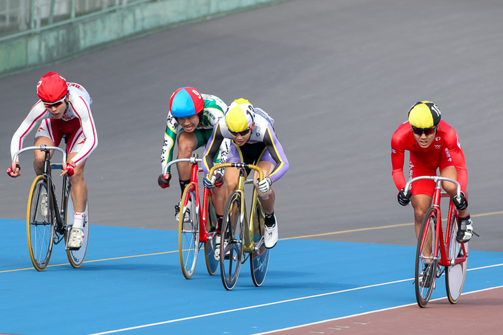 ポイントレース　2回目のポイント、右端の相葉健太郎（九州学院）が1位通過