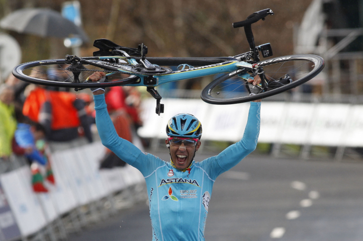 約130kmを逃げ切りクイーンステージを制したディエゴ・ローザ(イタリア、アスタナ)
