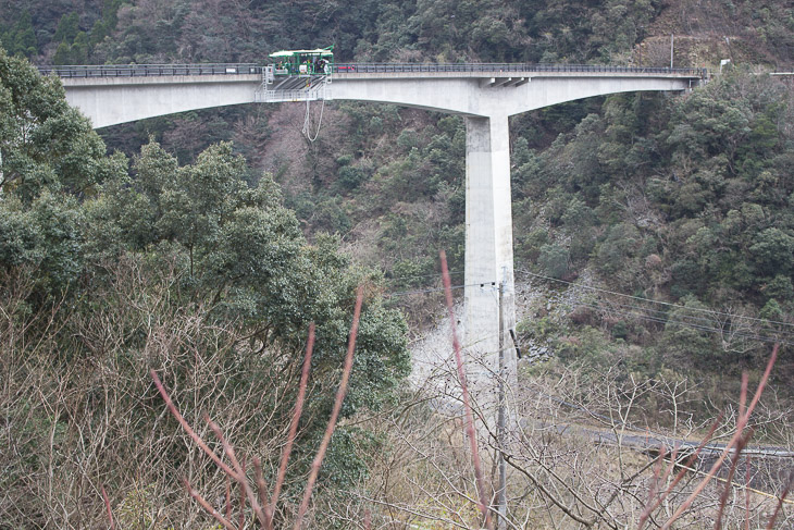 西日本最大のバンジージャンプ台がある「小八重（こばえ）橋」
