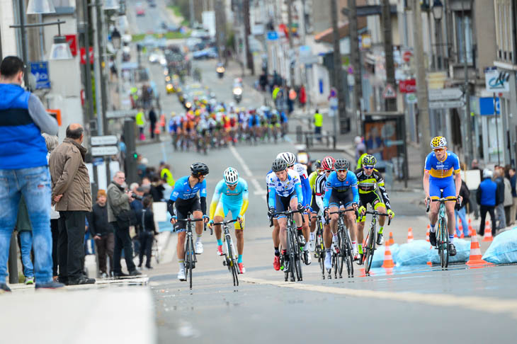 第5ステージ レース中盤に形成された10人の逃げ集団。