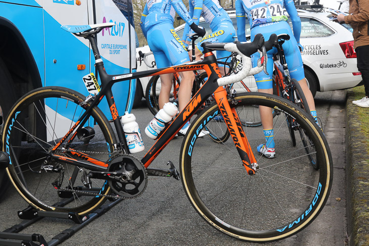 ヤニック・マルティネス(フランス、デルコ・マルセイユ・プロヴェンス)のKTM REVELATOR MASTER