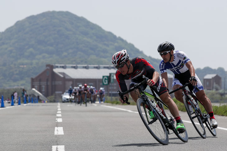 E1 田典幸(Coraggio Kawanishi Cycling Team)が積極的に動く