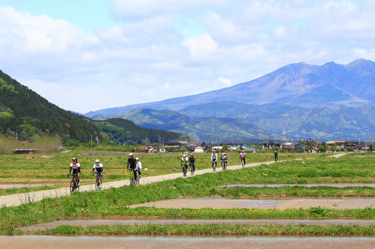 まっすぐ続く道を走っていきます。宇都宮郊外は走りやすい道路と環境が充実