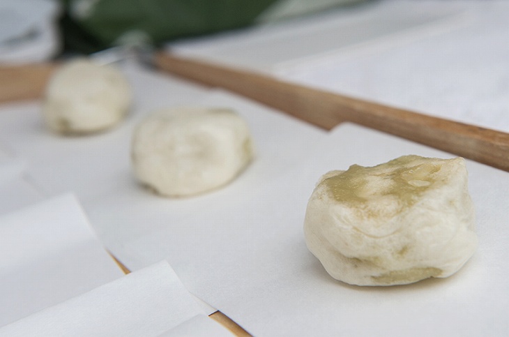 同時に用意される和菓子！朝一の林道の頂上でこれはうますぎ！