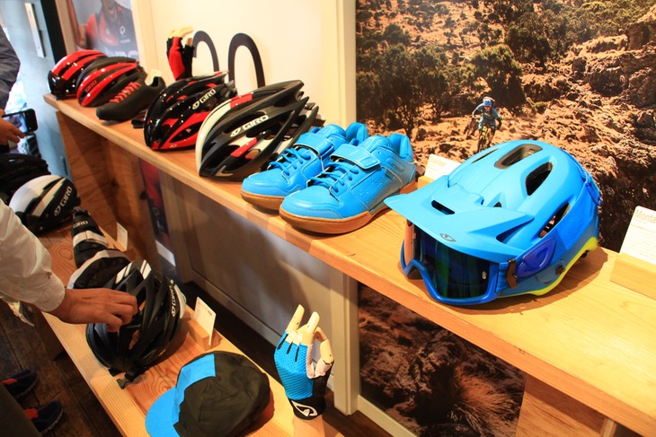 ヘルメット、シューズ、アパレルなど幅広いラインアップを揃えるGiro Sport Design