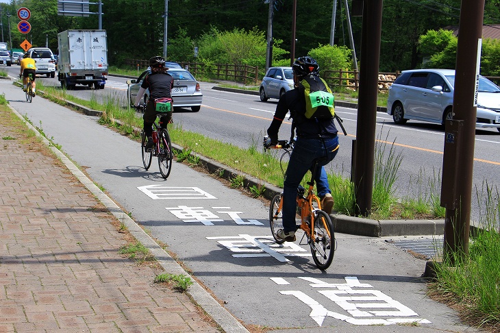 軽井沢バイパスは自転車道が整備されていて走りやすい