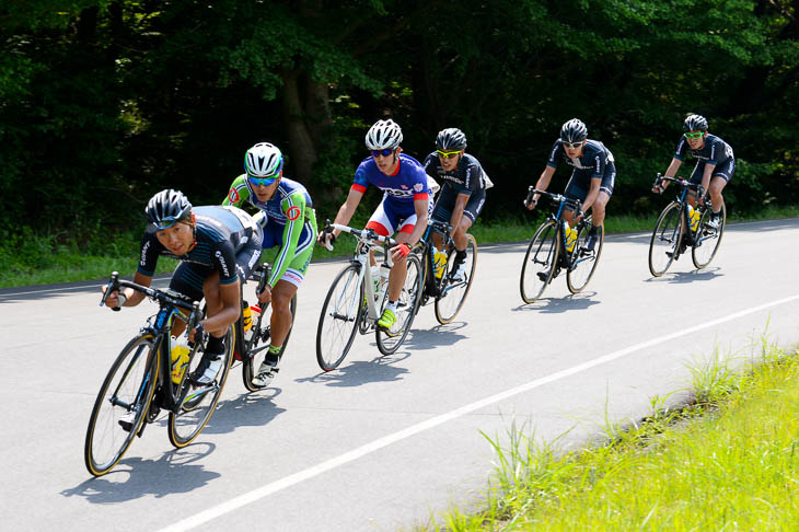 クラス1+2 レース中盤に形成された6人の逃げ集団